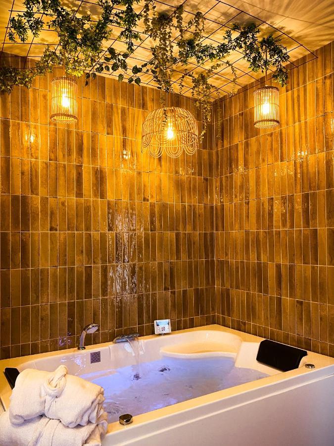 Love Room Suite Bali - Auray En Bretagne Brech Exterior foto